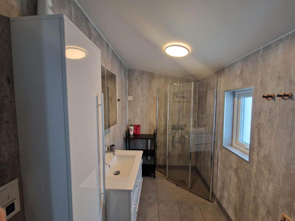 Northern Living 1 Room With Shared Bathroom 트롬쇠 외부 사진