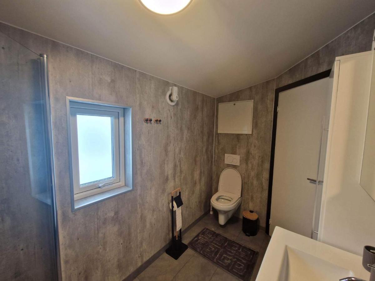 Northern Living 1 Room With Shared Bathroom 트롬쇠 외부 사진