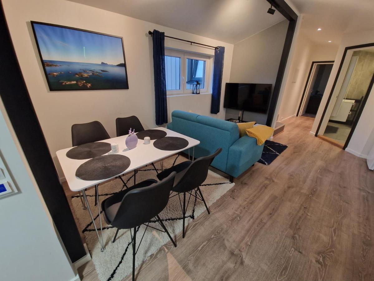 Northern Living 1 Room With Shared Bathroom 트롬쇠 외부 사진
